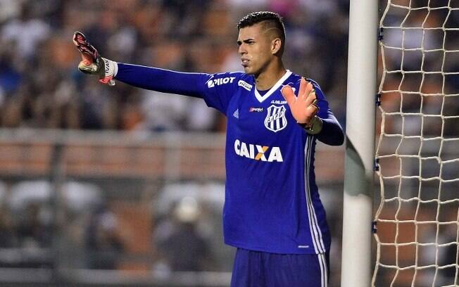 Ivan, goleiro da Ponte Preta, foi chamado para a seleção brasileira