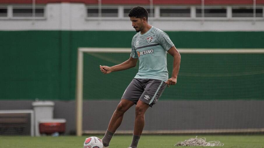 Yuri não vem sendo aproveitado no Fluminense e pode estar de saída do Tricolor