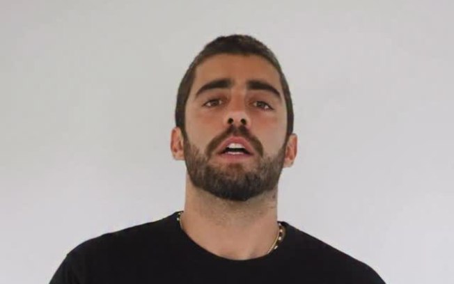 Pedro Scooby se defende após processo familiar vir à tona