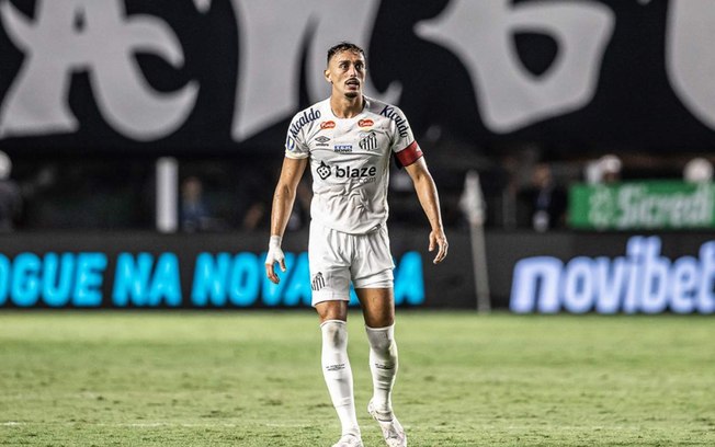 Diego Pituca em ação pelo Santos na Vila Belmiro