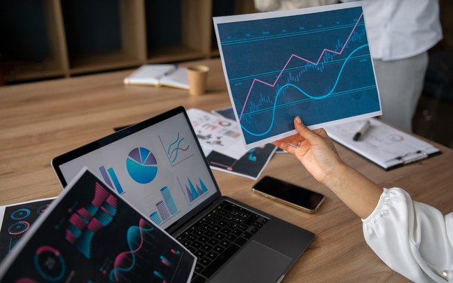Mercado de softwares: estudo prevê US$ 698 bi em receitas