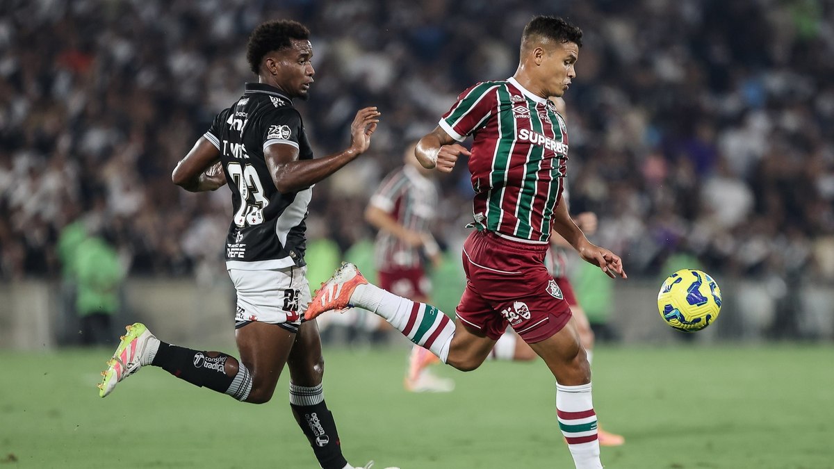 Vasco vira nos acréscimos e abre vantagem sobre o Fluminense Vasco vira nos acréscimos e abre vantagem sobre o Fluminense