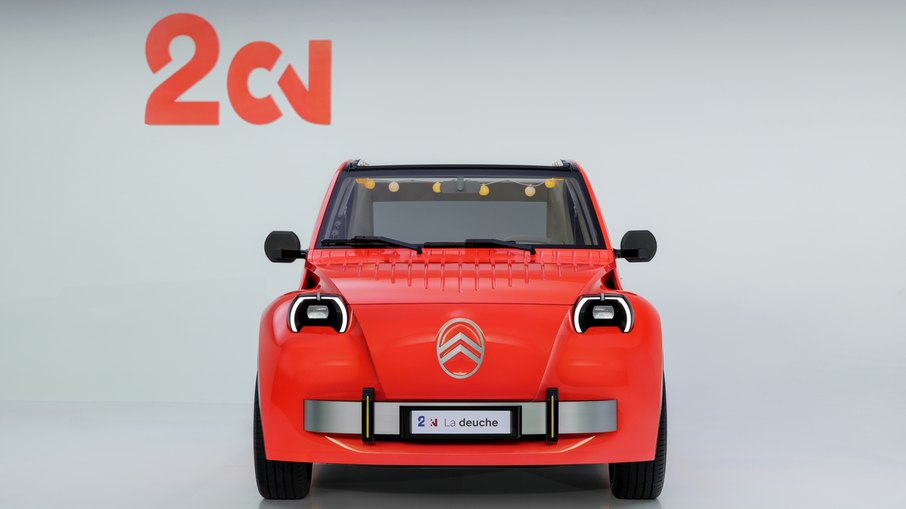 Dianteira do Citroën 2CV Concept recupera os faróis circulares e as formas arredondadas do modelo que começou a ser produzido em 1948.