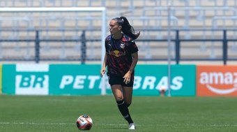 Bragantino%20renova%20com%20zagueira%20e%20promove%20goleira