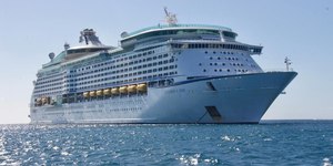 Criança de 4 anos cai do quarto andar de cruzeiro da Disney