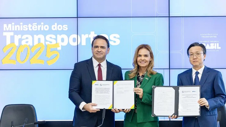 Brasil%20e%20China%20assinam%20acordo%20porferrovia%20que%20ligar%C3%A1%20oceanos