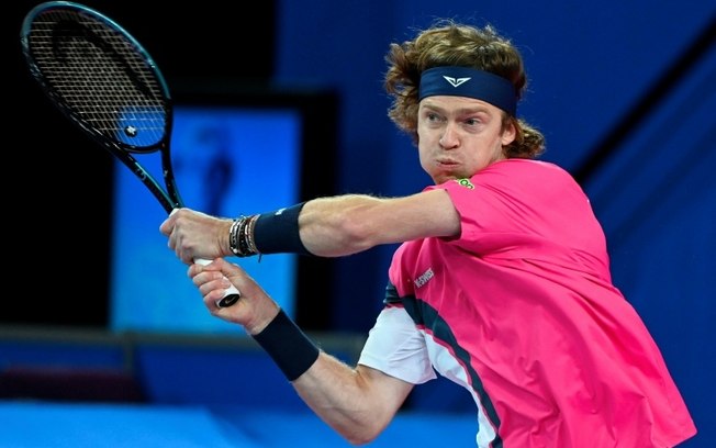 Andrey Rublev está na final do ATP 500 de Doha Andrey Rublev está na final do ATP 500 de Doha