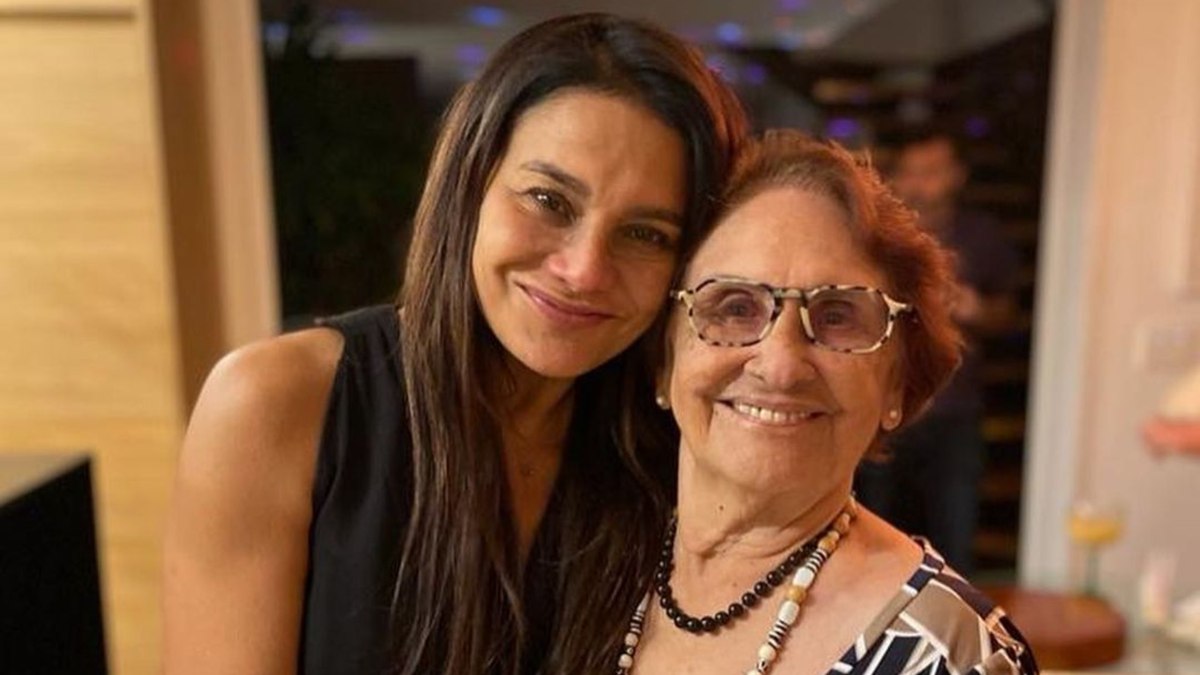 Dira Paes lamenta a morte da mãe