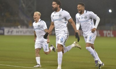 Grêmio vence o Huachipato e garante vaga nas oitavas de final
