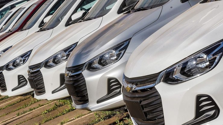 Senado sofre pressão por teto de 5% para imposto dos carros