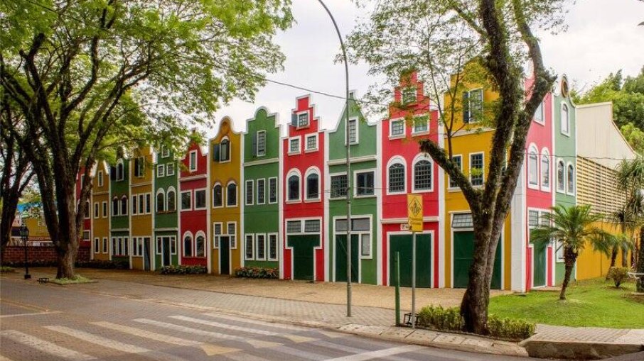 Holambra, conhecida como 'Cidade das Flores' Holambra, conhecida como 'Cidade das Flores'