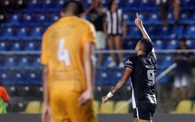 Após quatro anos, Tiquinho volta a marcar três gols em um jogo