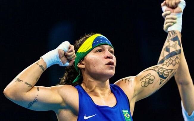 Beatriz Ferreira domina italiana e se garante na final do Mundial de boxe