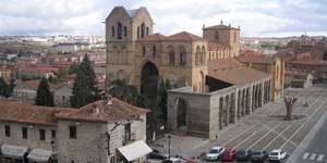 Cidade medieval na Espanha é ideal para  passear a pé e comer bem