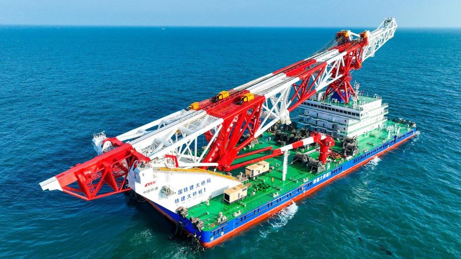 Tie Jian Da Qiao Zhuang 1 é o maior navio cravador de estacas do mundo Tie Jian Da Qiao Zhuang 1 é o maior navio cravador de estacas do mundo