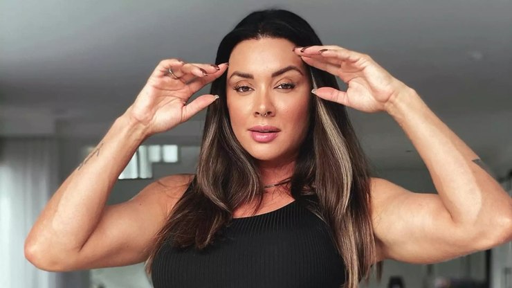 Juju Salimeni relata abuso psicológico em período no "Pânico"