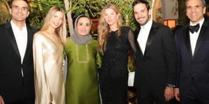 Gisele Bündchen surge com o namorado em evento