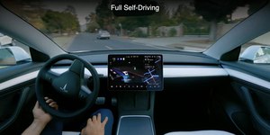 Tesla esconde dados de piloto automático para evitar prejuízo