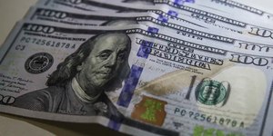 Dólar em baixa: é hora de comprar ou vender?