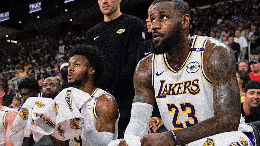 Bronny e LeBron atuaram juntos por quatro minutos