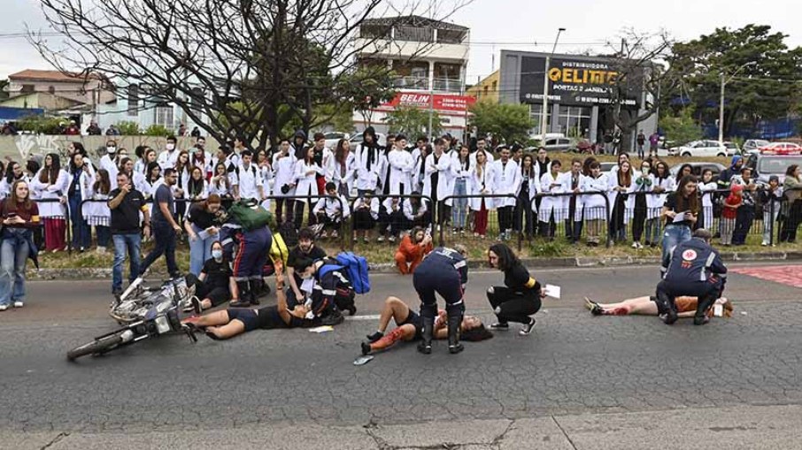 Ação simulou atropelamento de pedestre por moto em alta velocidade