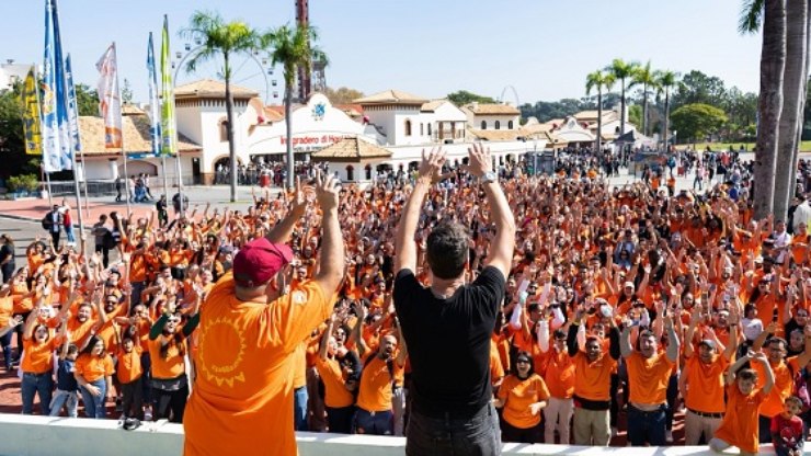 Auroggets Day leva mil pessoas ao Hopi Hari com diversão e sabor