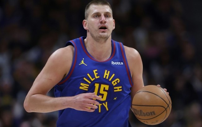 O sérvio Nikola Jokic, astro do Denver Nuggets, foi eleito o jogador mais valioso da NBA pela terceira vez