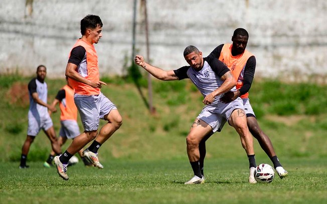 Times estão em momentos distintos na Série B do Brasileirão Times estão em momentos distintos na Série B do Brasileirão