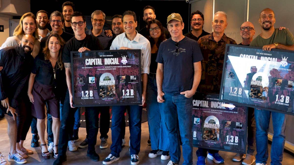 Capital Inicial assina com a Sony Music e anuncia EP com inéditas Capital Inicial assina com a Sony Music e anuncia EP com inéditas