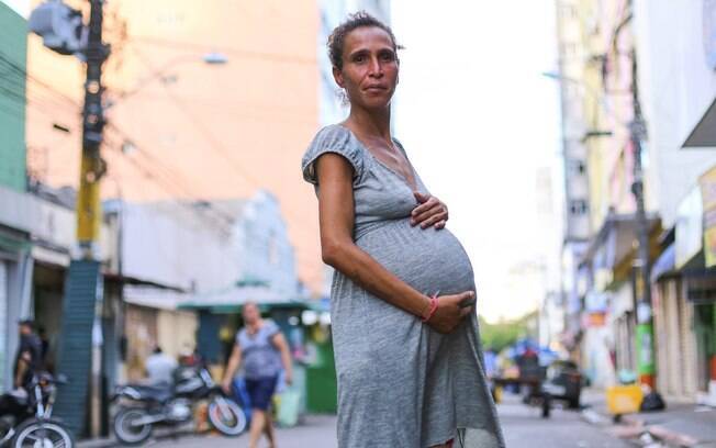 Quando Iriana estava grávida de 9 meses a barriga ficou mais visível e ela também