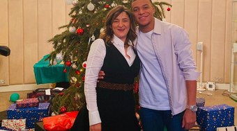 Mãe de Mbappé seria próxima de acusada de agressão a ex-jogadora