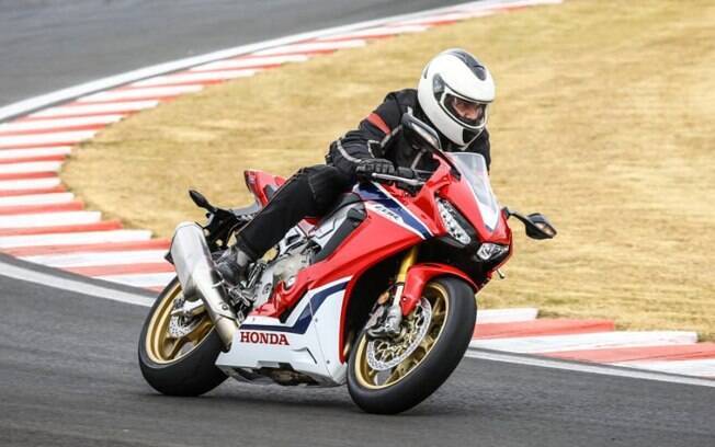 A Honda CBR 1000RR Fireblade na pista Velo Città abre a lista das melhores motos!