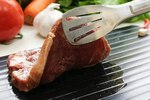 Achadinho do momento: a tábua mágica que descongela carne rápido