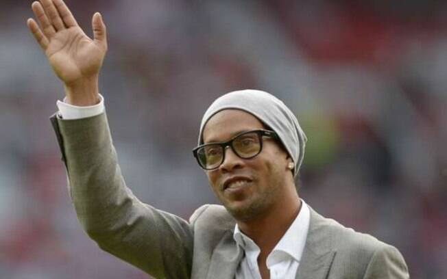 Ronaldinho Gaúcho participará de um jogo amistoso mesmo depois de aposentado