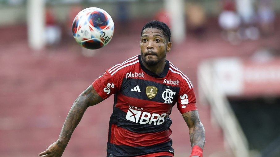 Marinho é reintegrado ao Flamengo, mas está fora dos planos do clube