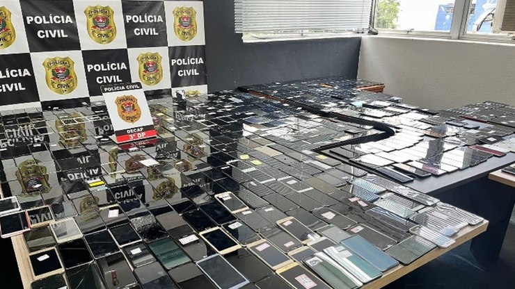 Polícia passa a notificar celulares com restrição por WhatsApp