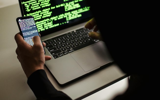 Golpes com IA imitam voz de líderes empresariais