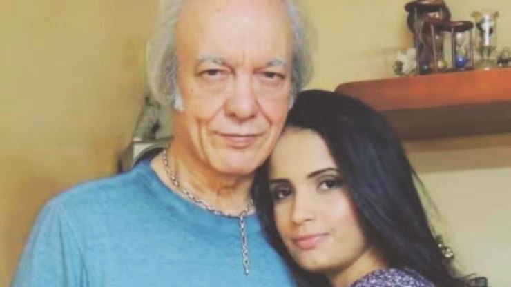 Viúva de Erasmo Carlos vai parar em quarto e sala após briga