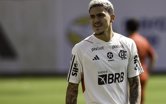 Pedro treina entre os titulares e pode ganhar nova chance no Flamengo