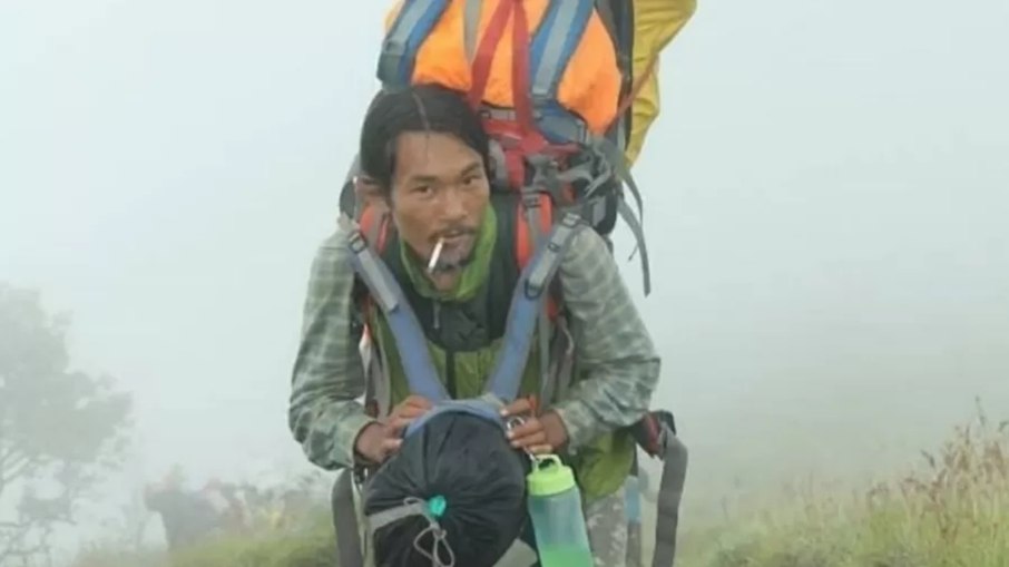 Vaquinha para herói de resgate no Rinjani chega a R$ 495 mil Vaquinha para herói de resgate no Rinjani chega a R$ 495 mil