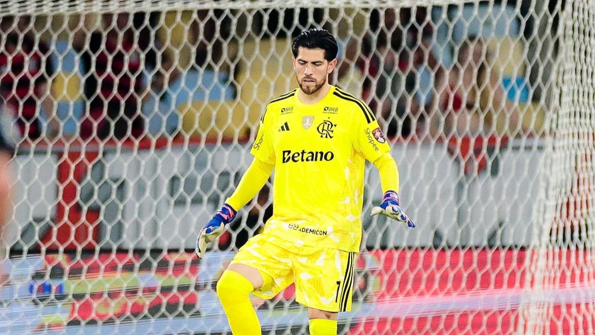Após classificação, Rossi discute com torcedor do Flamengo