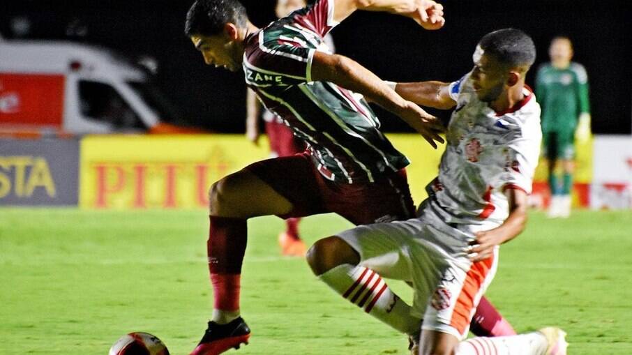 Michel Araújo tem futuro indefinido no futebol árabe Michel Araújo tem futuro indefinido no futebol árabe