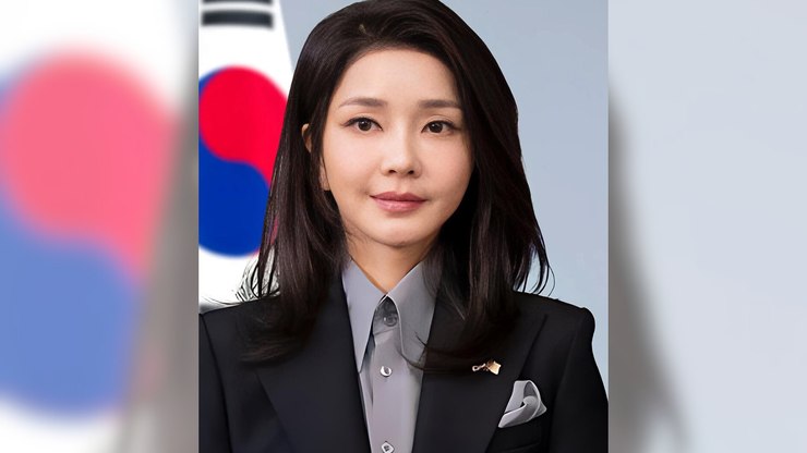 Ex-primeira-dama da Coreia do Sul é condenada por corrupção