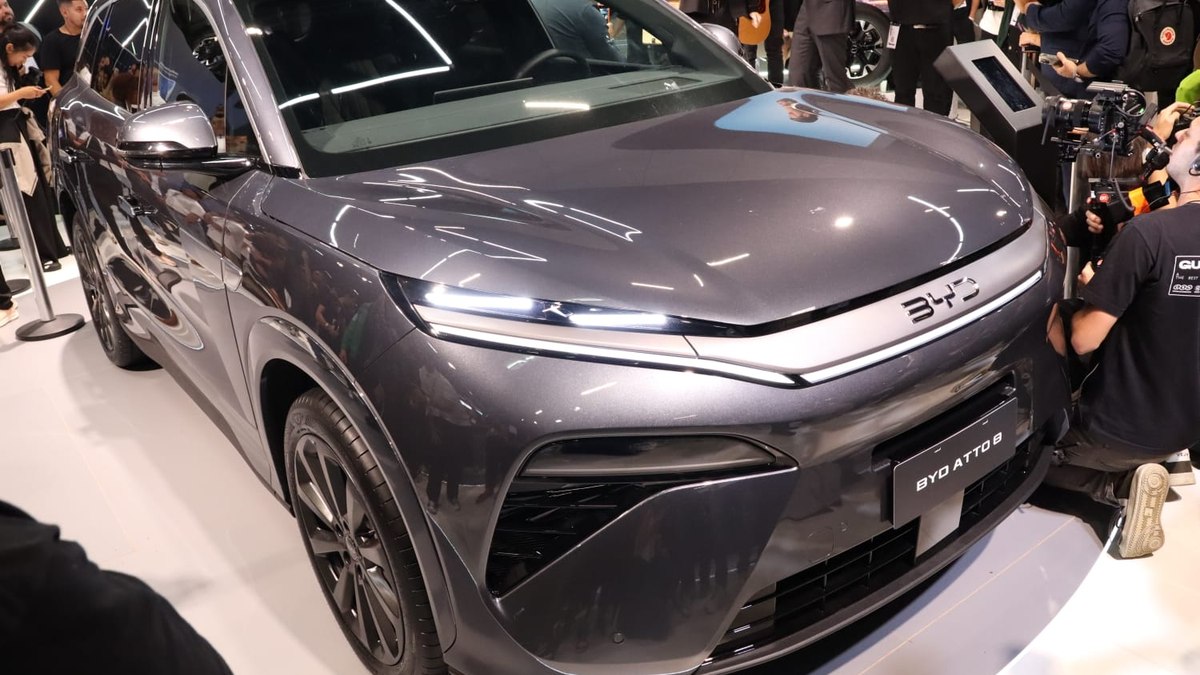 BYD Atto 8 é apresentado no Salão do Automóvel e chega em 2026 BYD Atto 8 é apresentado no Salão do Automóvel e chega em 2026