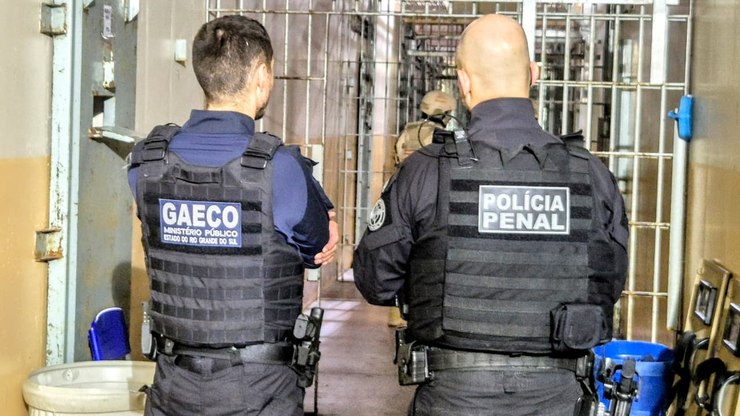 Dupla é suspeita de extorsão com “golpe dos nudes”
