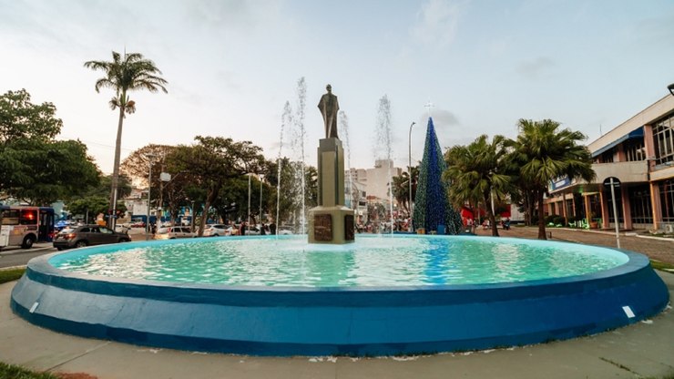 Fonte volta a funcionar após 40 anos em Valinhos