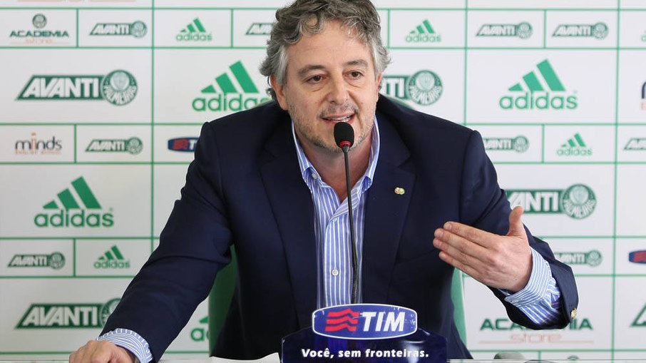 Paulo Nobre em coletiva no Palmeiras