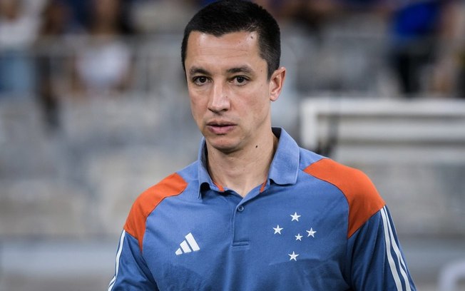 Auxiliar de Diniz avalia empate do Cruzeiro com Vasco Auxiliar de Diniz avalia empate do Cruzeiro com Vasco
