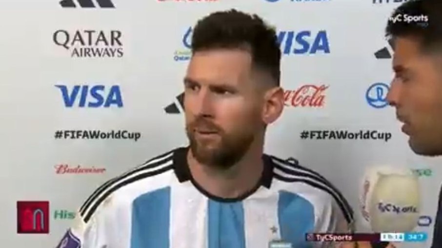 Messi se irrita com jogador holandês durante entrevista