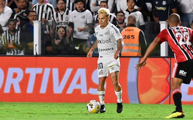 Lisca rasga elogios a Soteldo após estreia em clássico contra o São Paulo Lisca rasga elogios a Soteldo após estreia em clássico contra o São Paulo